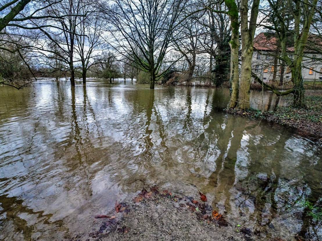 Hochwasser in der Region Hannover Straßensperrungen bei Neustadt