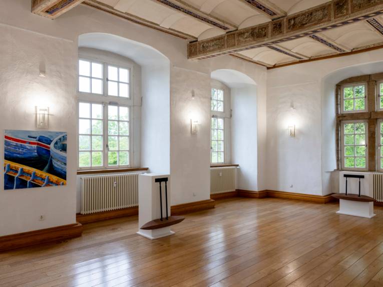 Eindruck aus der Ausstellung im Schloss Landestrost zum Atelierspaziergang 2024