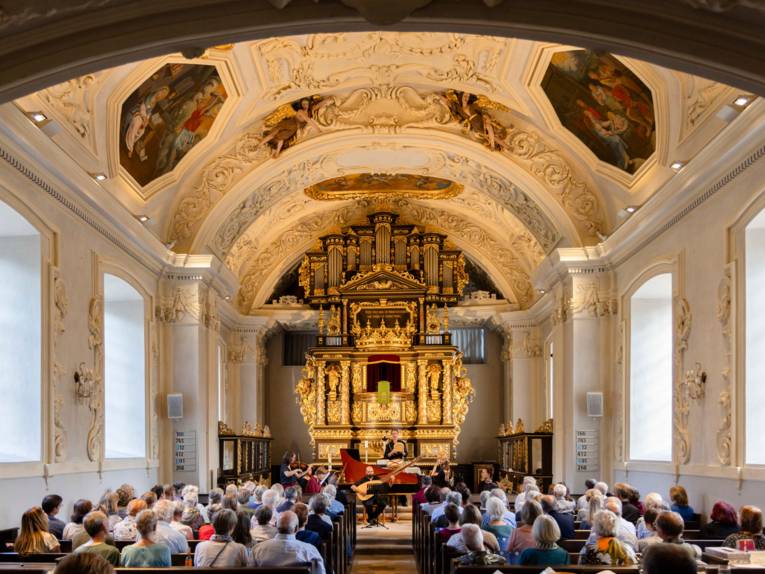 Lesung in einer Kirche